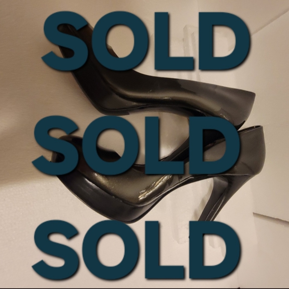 SOLD SOLD SOLD NWT Calvin Klein KARSYN Pearlized Black Leather Heels